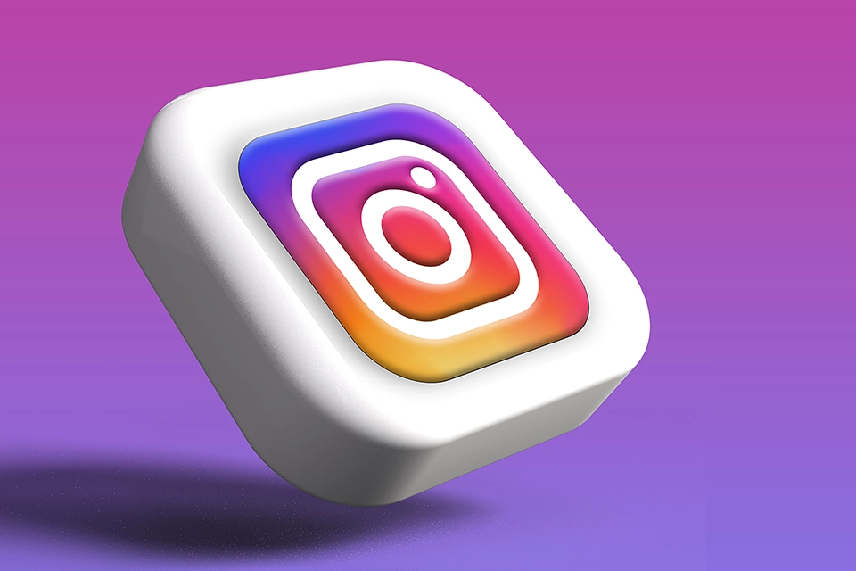 3D instagram logo