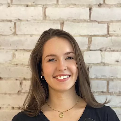 Olivia McNaughten headshot